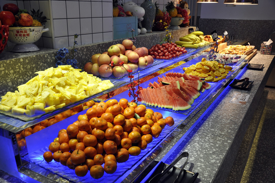 嗨吃围炉海鲜烤肉自助餐南湖佰港城店