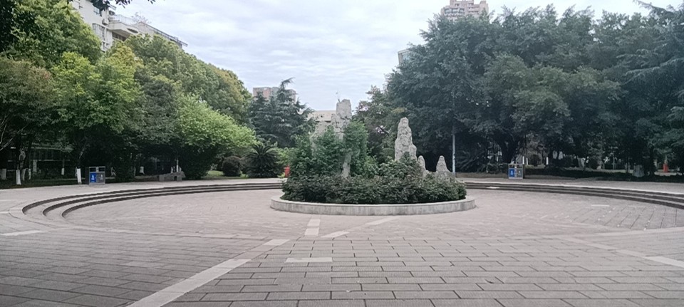 地址(在哪里):庐山公园位于德阳市旌阳区庐山北路6号介绍:标签:公园