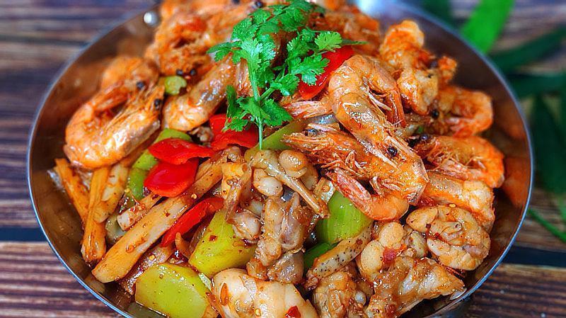 粒品轩海鲜香锅图片