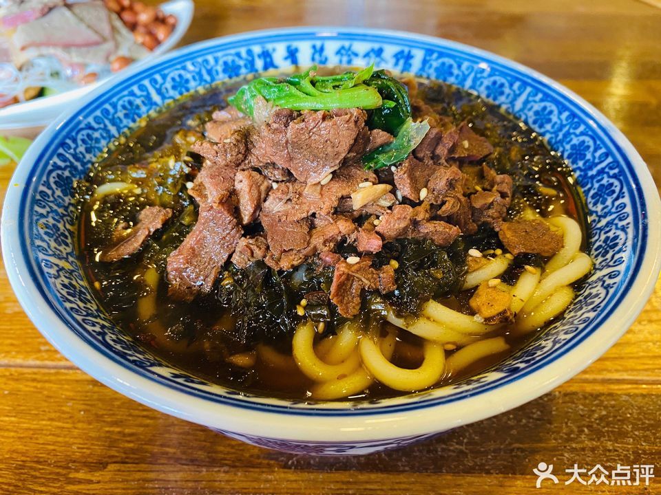 炖肉饸饹推荐菜:介绍:地址(在哪里:贾晋阳饸饹馆位于晋城市城区凤台