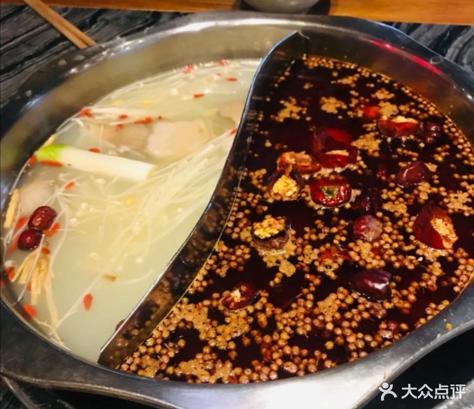 午餐肉推荐菜:介绍:地址(在哪里:玖重天老火锅(仁和春天)位于南充市