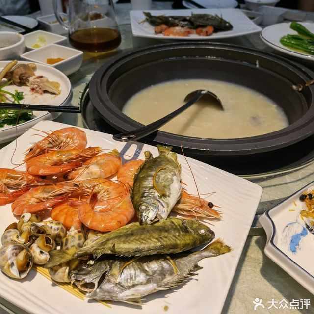 推荐菜:介绍:地址(在哪里):越百海海鲜蒸锅(观海店)位于湛江市霞山区