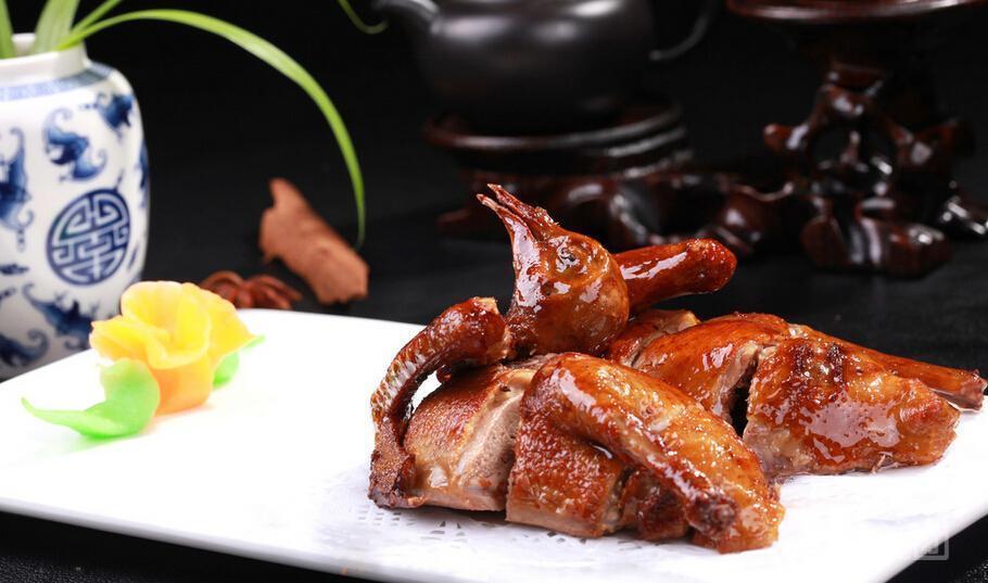 红烧乳鸽图片