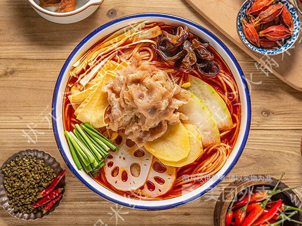 雪花肥牛卷米线图片