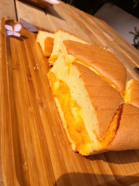 流心蛋黄蛋糕图片