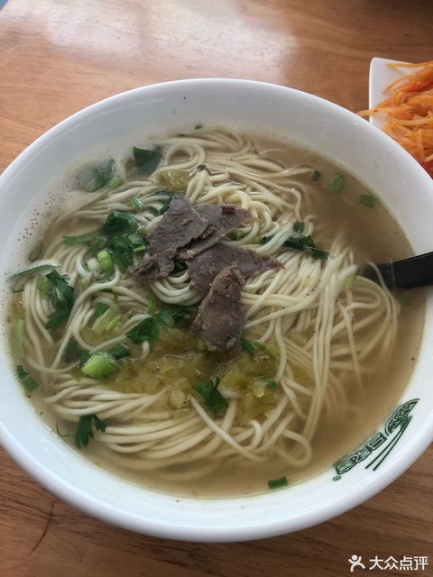 推荐菜:介绍:地址(在哪里):马家拉面位于延边朝鲜族自治州延吉市北山