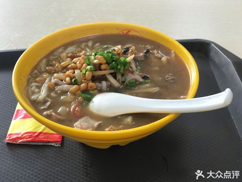 地址(在哪里):花山王中式快餐位于崇左市宁明县兴宁大道中迪曼发型旁