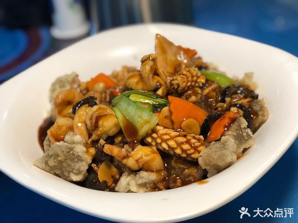 推荐菜:介绍:地址(在哪里):嘉嘉菜馆海鲜(世纪街店)位于大连市中山区