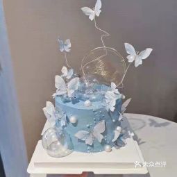 生日怎么拍蛋糕和花 t01db263457a534717a.jpg