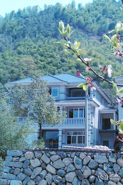 安吉龙王山漂流农家乐