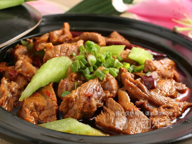 茴香牛腩煲图片