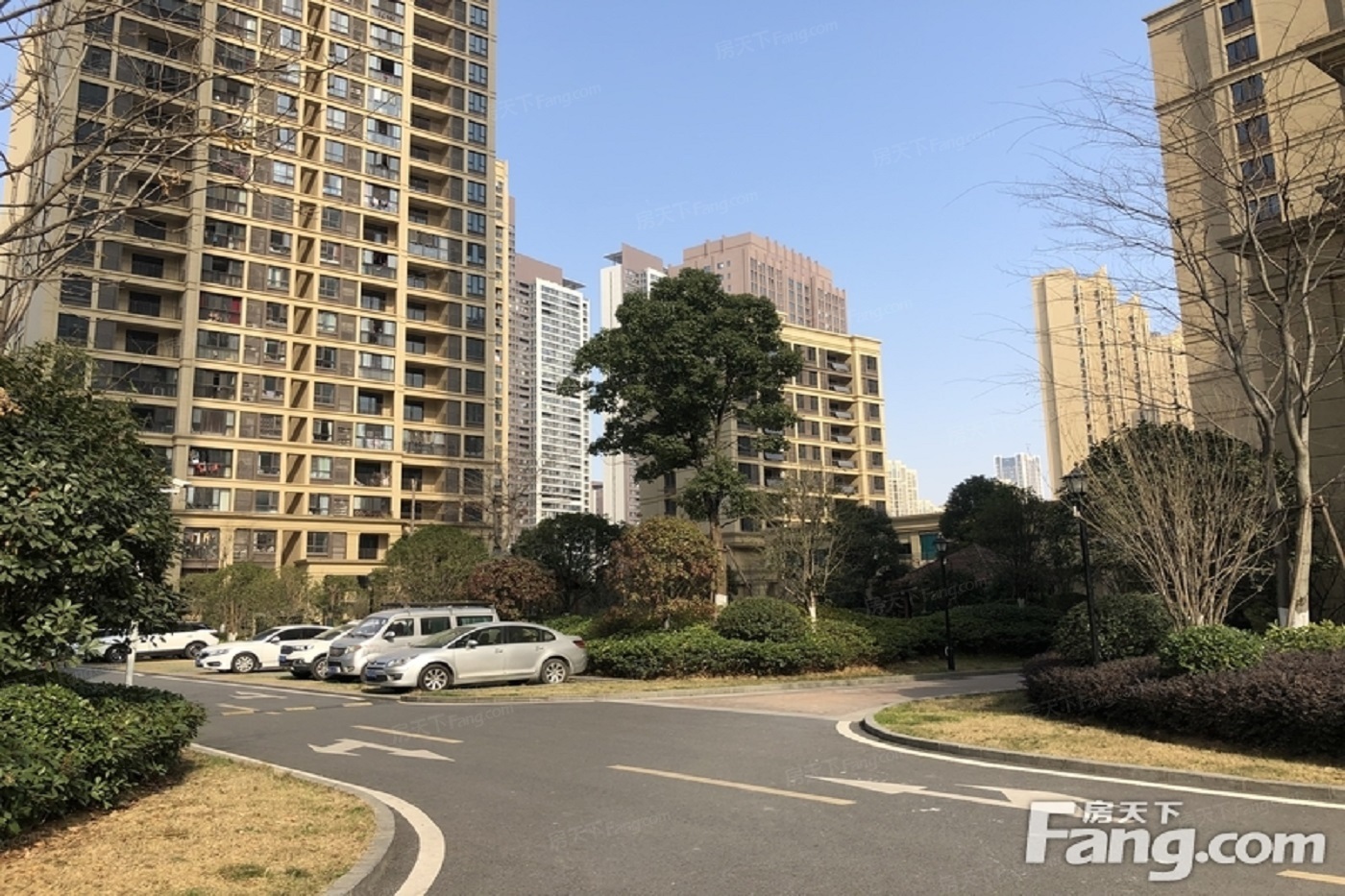 在哪儿:武汉市江岸区连湖路与和谐大道交叉路口往南约200米(塔子湖