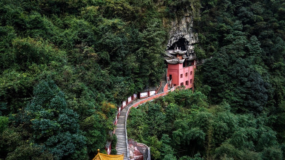 地址(在哪里):观音洞位于重庆市梁平区竹山镇天健旅游区展有限公司