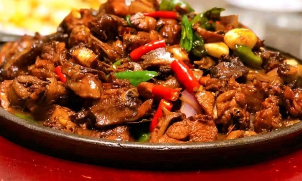 再一盘铁锅炒鸡