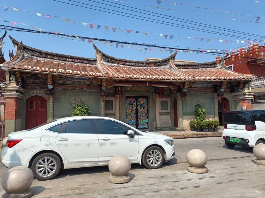 地址(在哪里):燕山黄氏家庙位于泉州市南安市丰州镇南门街西150米介绍