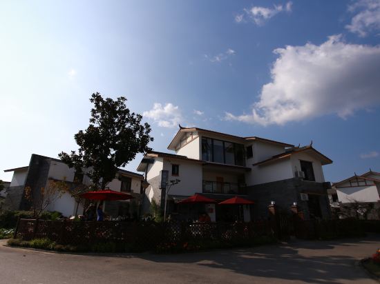 在哪,在哪里,在哪儿):成都市崇州市白头镇五星村a123号电话:小至民宿