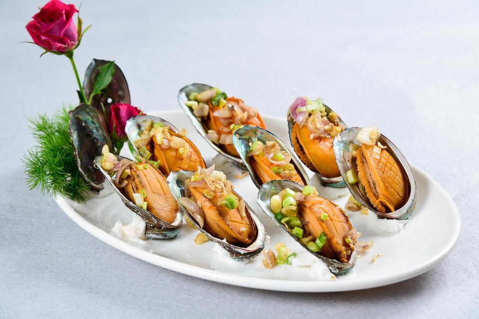 葱油焗鲍鱼图片