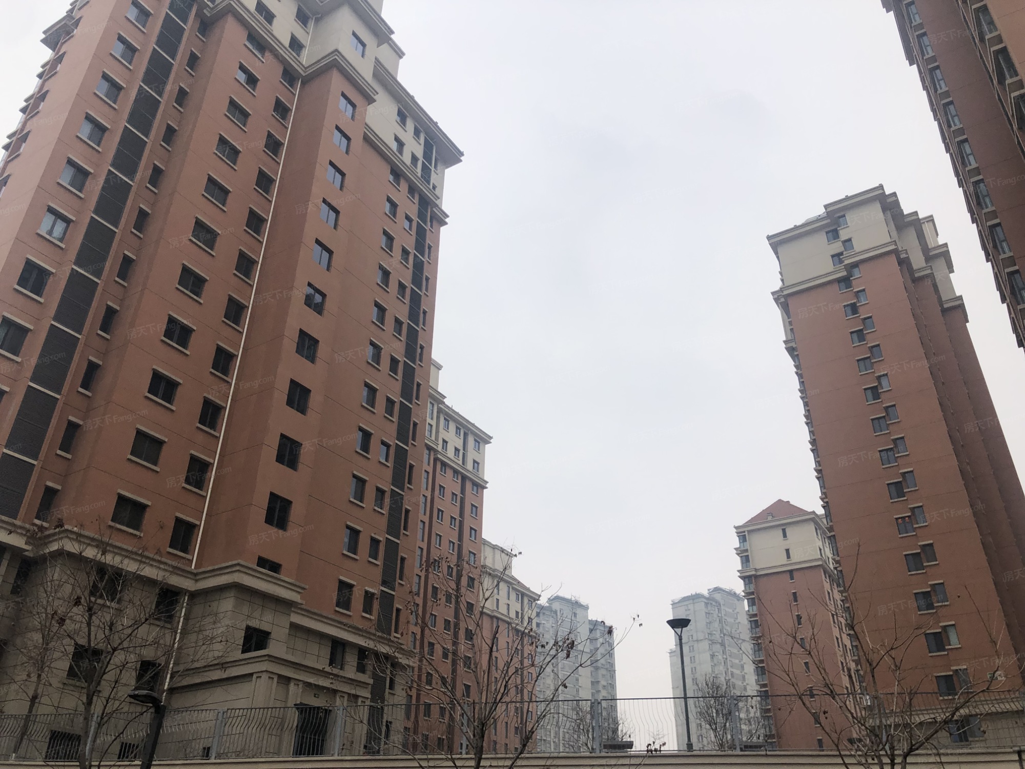 在哪儿):天津市滨海新区北塘街道生态城和畅路1570号世茂鲲玺园电话