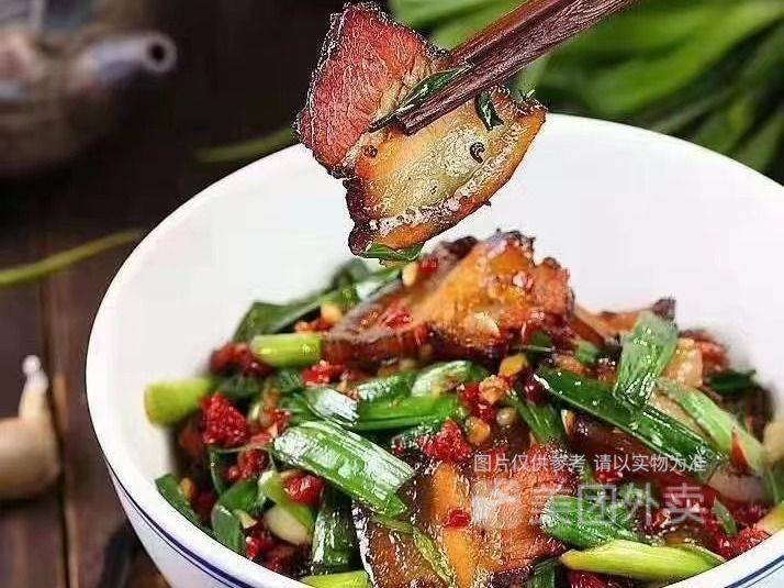 蒜叶炒土猪腊肉图片