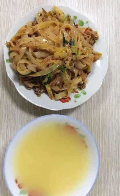 大份擀面皮 稀饭图片