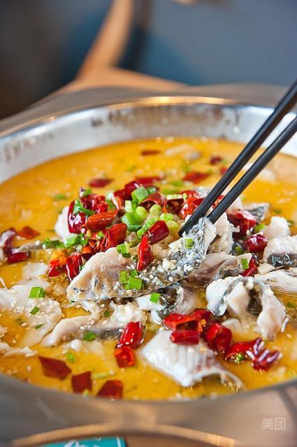酸菜鱼火锅图片