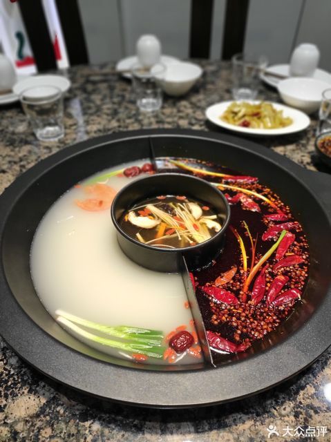 经典养生三味锅图片