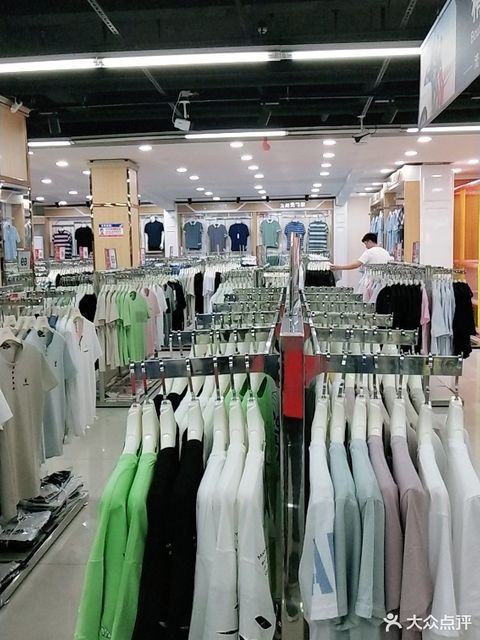 金阳光鞋服大卖场图片
