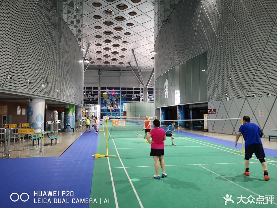 深圳湾春茧羽毛球馆图片