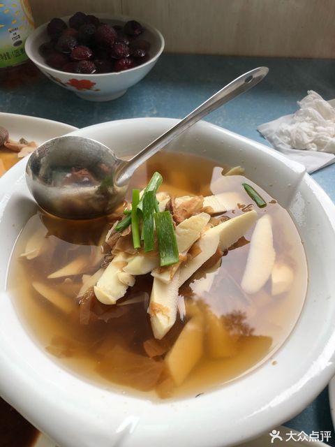 盐水毛豆推荐菜:介绍:地址(在哪里):镜湖饭店位于绍兴市柯桥区湖塘