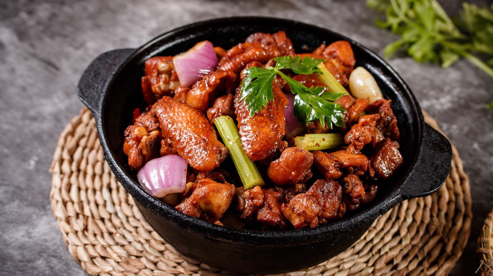 嘟享吃鸡公煲烤全鱼联明路店