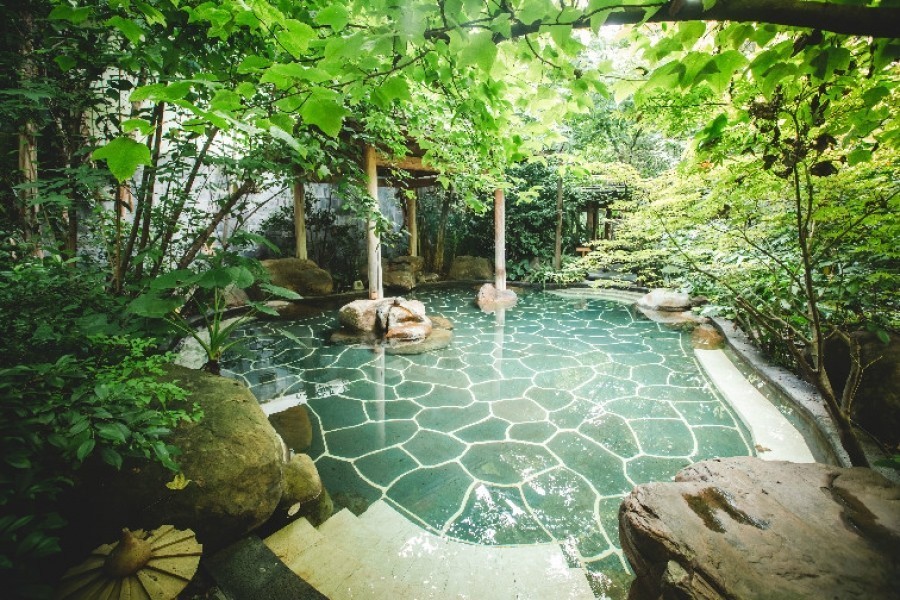 在哪,在哪里,在哪儿):重庆市北碚区施家梁陵峡路98号重庆颐尚温泉酒店