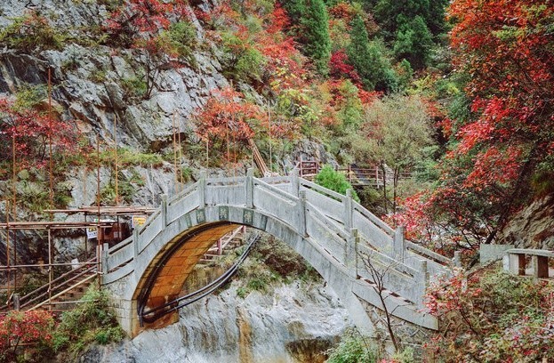 成县<<西峡颂>>风景区 