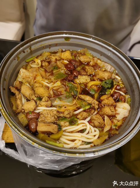 鸡丁酸辣粉图片