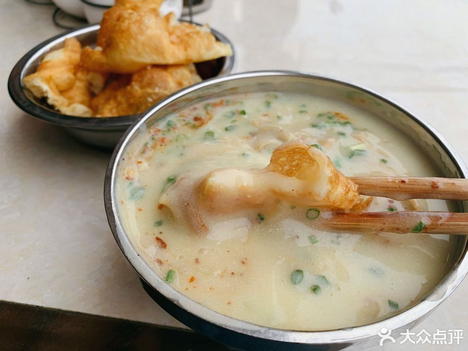 推荐菜:介绍:地址(在哪里):华会正宗稀豆粉店位于曲靖市会泽县东直街