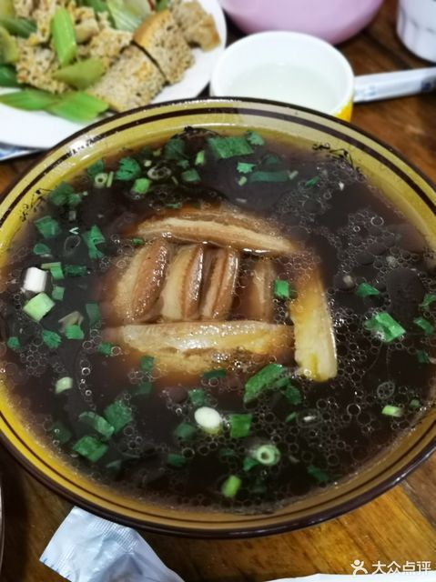 推荐菜:介绍:地址(在哪里):神垕八大碗位于许昌市禹州市东环路邮政局