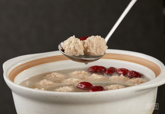 银鱼肉丸火锅图片