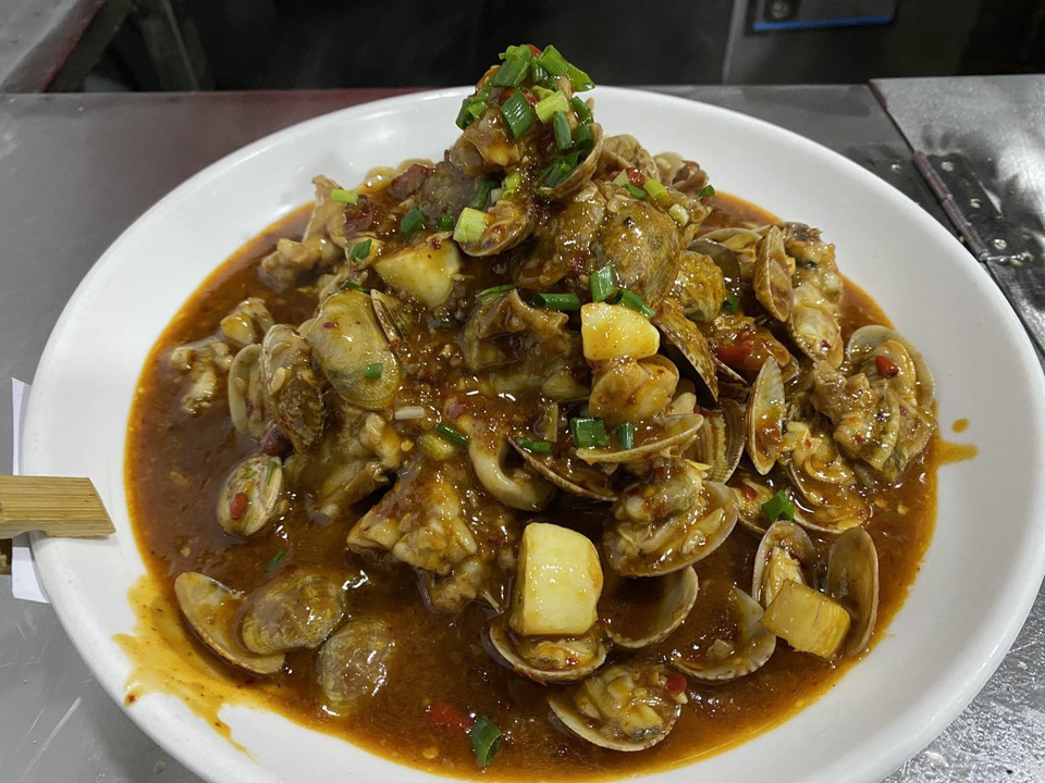 花甲爱上牛蛙图片