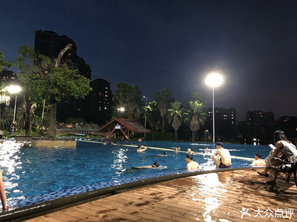 锦绣山河游泳池图片