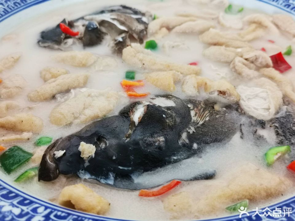 鱼头煮豆冲图片