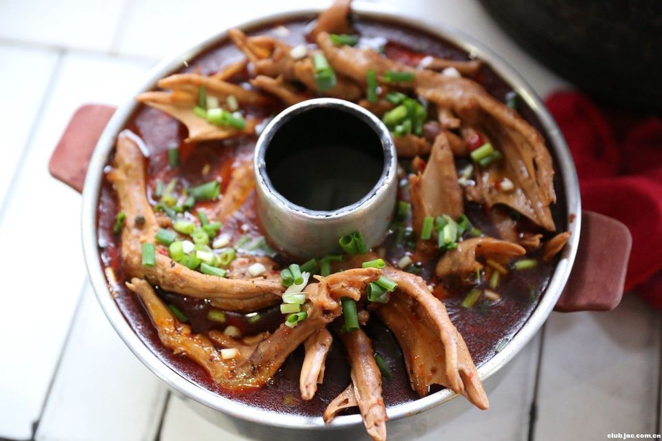鸭掌火锅图片