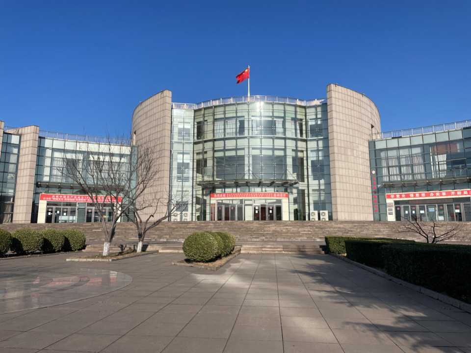 走,在哪,在哪里,在哪儿):唐山市古冶区京华街道金山市民广场附近电话