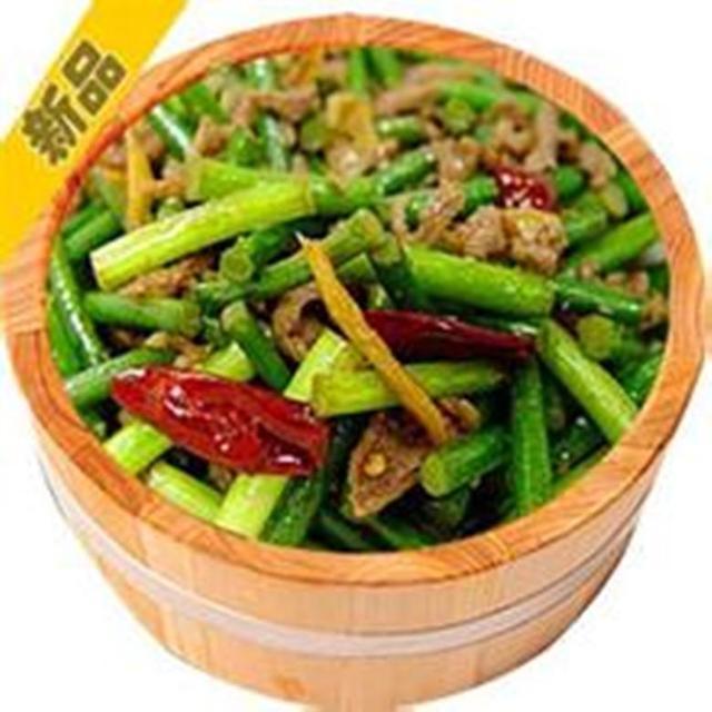 蒜苔炒肉木桶饭图片