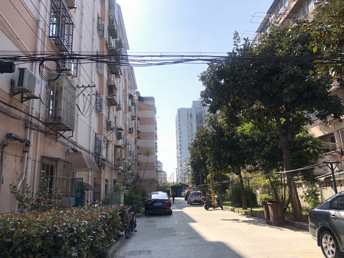 地址(位置,怎么去,怎么走,在哪,在哪里,在哪儿):上海市静安区灵石路