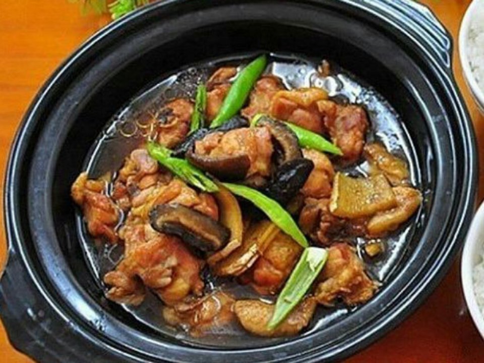 杨铭宇黄焖鸡米饭中鑫佳苑店
