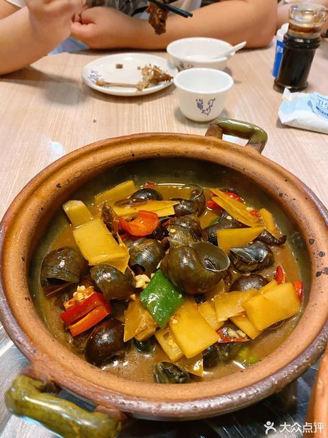 酸笋田螺煲图片