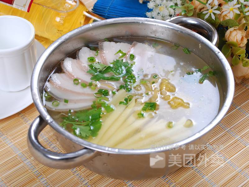 如何在家自制酸菜汤 t01ebfef9efbf8b79b7.jpg