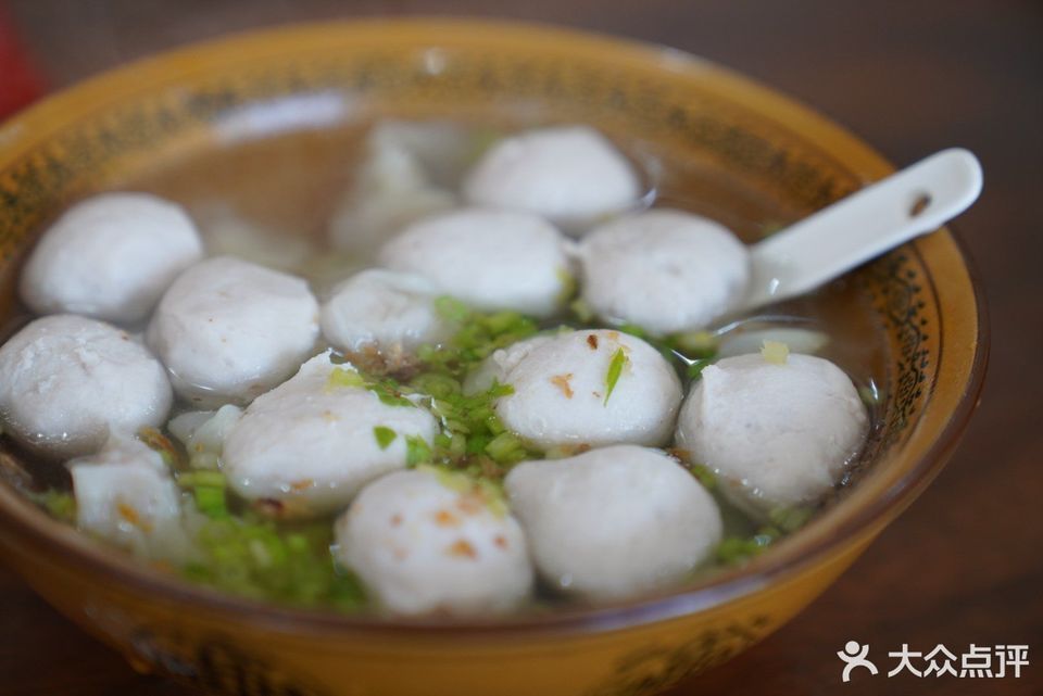 肉圆扁食面图片