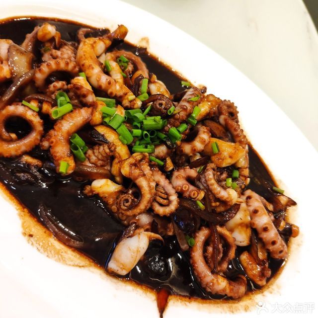 盐焗蛏子推荐菜:介绍:地址(在哪里):阿弟仔海鲜位于北京市密云区阳光