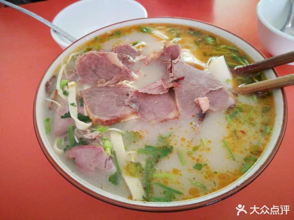 路与广利街交叉口北20米路西宝龙城市广场门面河间驴肉火烧驴肉汤电话