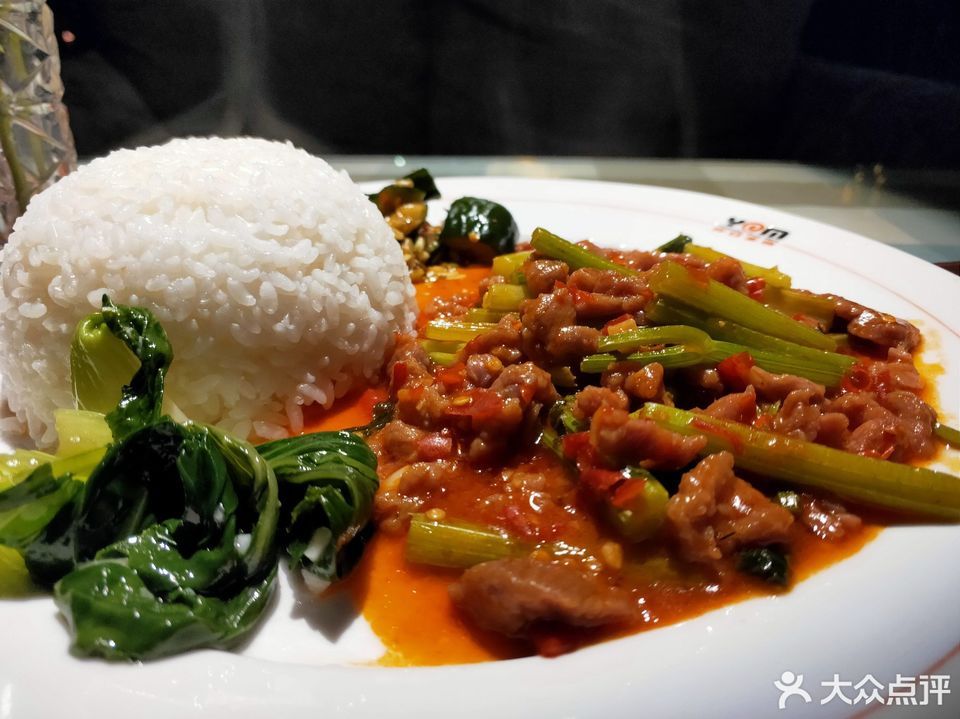 芹菜牛肉饭图片